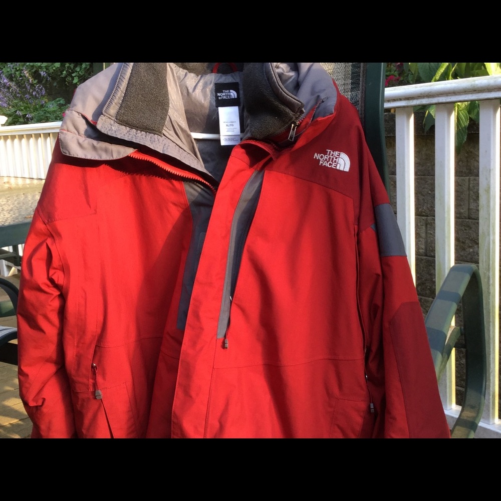 🥶Men’s North Face HyVent 2in1 Jacket